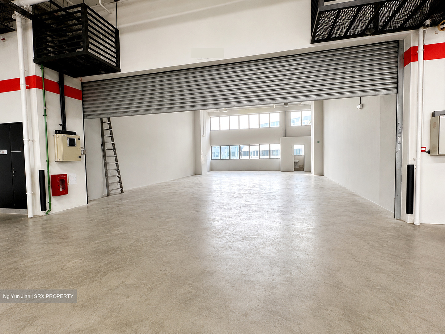Carros Centre (D25), Factory #588989141